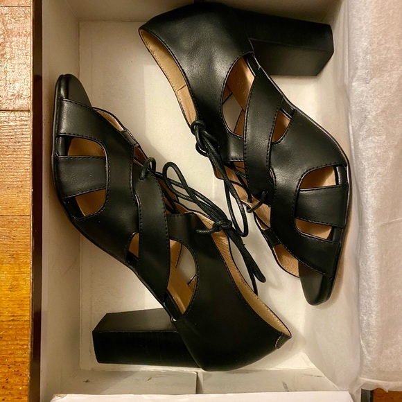 Chelsea Crew pumps - Picture 2 of 7